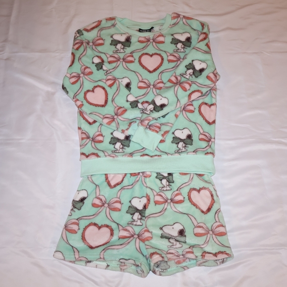 Peanuts Snoopy Medium, Green and Pink, Bows And Hearts, Pajama Set - Picture 1 of 8